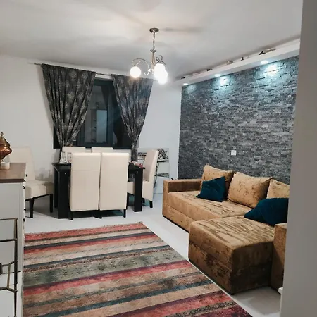 Kriss Mihaileanu Apartmán *