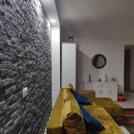 Lägenhet Kriss Mihaileanu